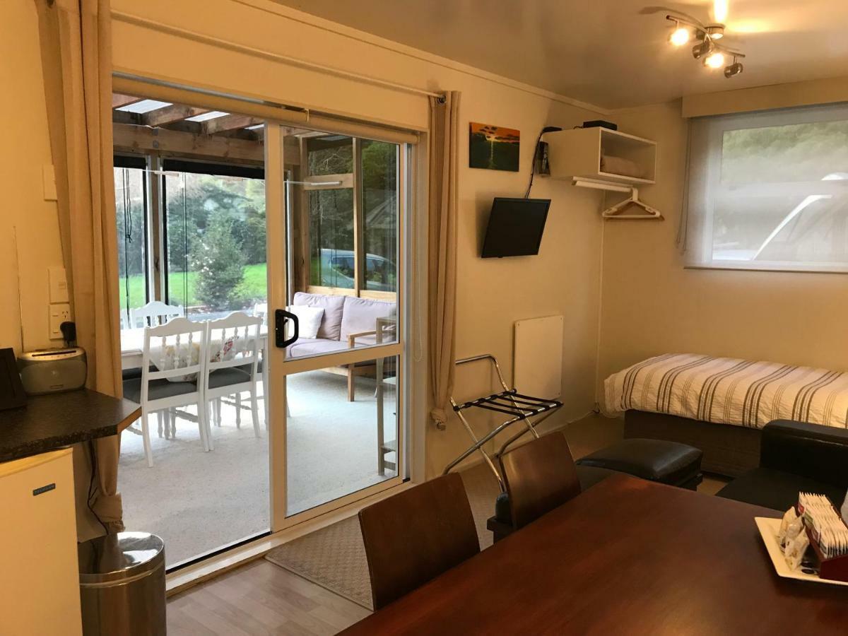 Wainuiomata Angie'S Rural Retreat酒店 外观 照片